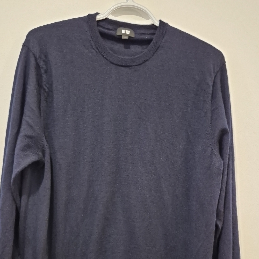 UNIQLO men's Wool Crewneck Sweater, Navy blue Large, Classic Preppy